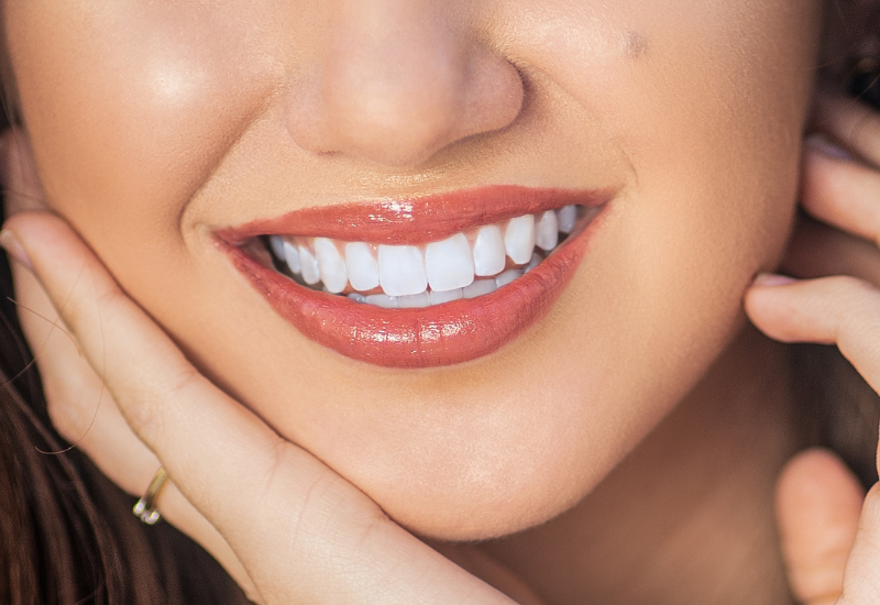 Clareamento dental faz mal para os dentes?